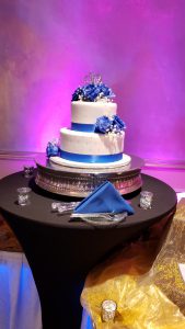 the cake at banquet halls for wedding in Chicago